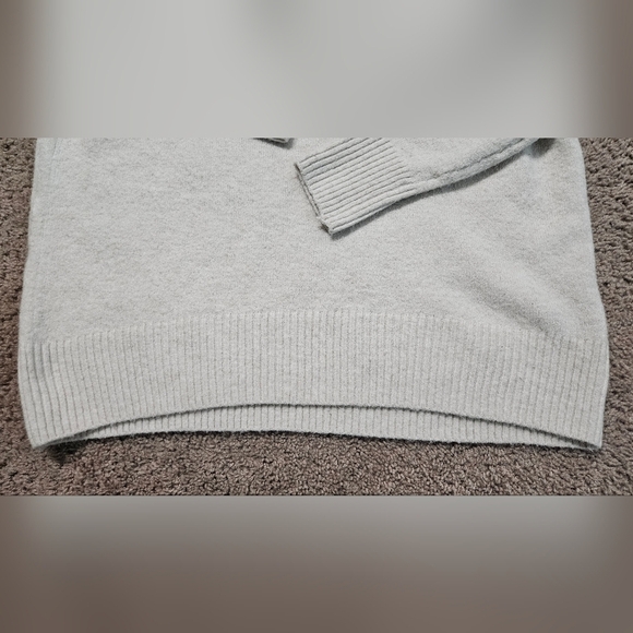 Oversize H&M Cream Women's Crew Neck Sweater - Picture 8 of 9